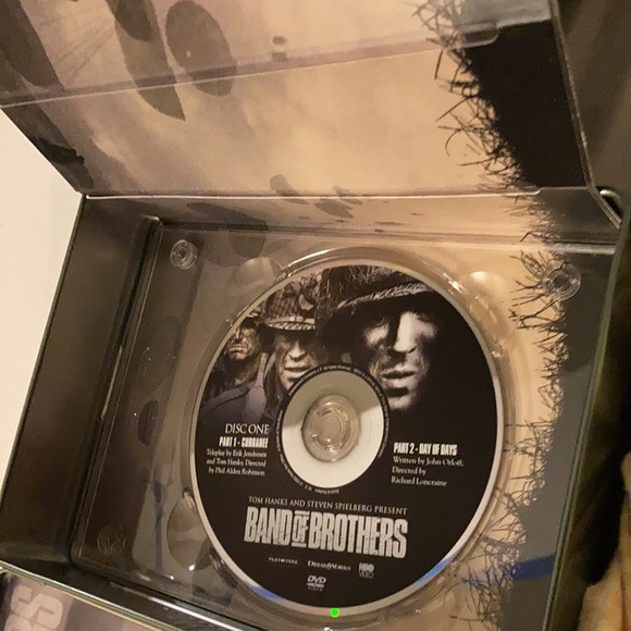 Band of Brothers DVD 6 disc collection in a tin box - Picture 16 of 16